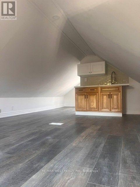 Upper - 181 Cedric Avenue, Toronto, Ontario  M6C 3X7 - Photo 3 - C14114448