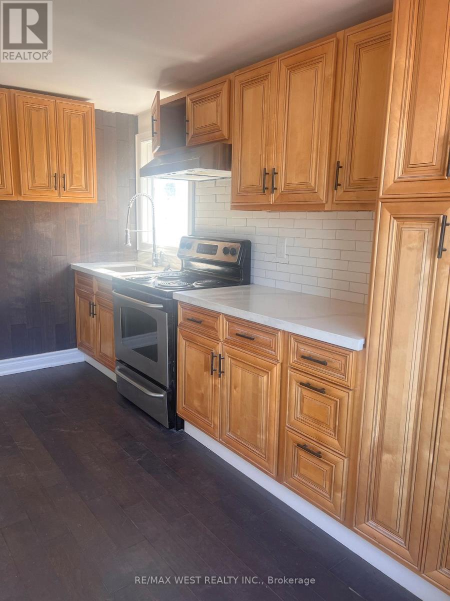 Upper - 181 Cedric Avenue, Toronto, Ontario  M6C 3X7 - Photo 4 - C14114448