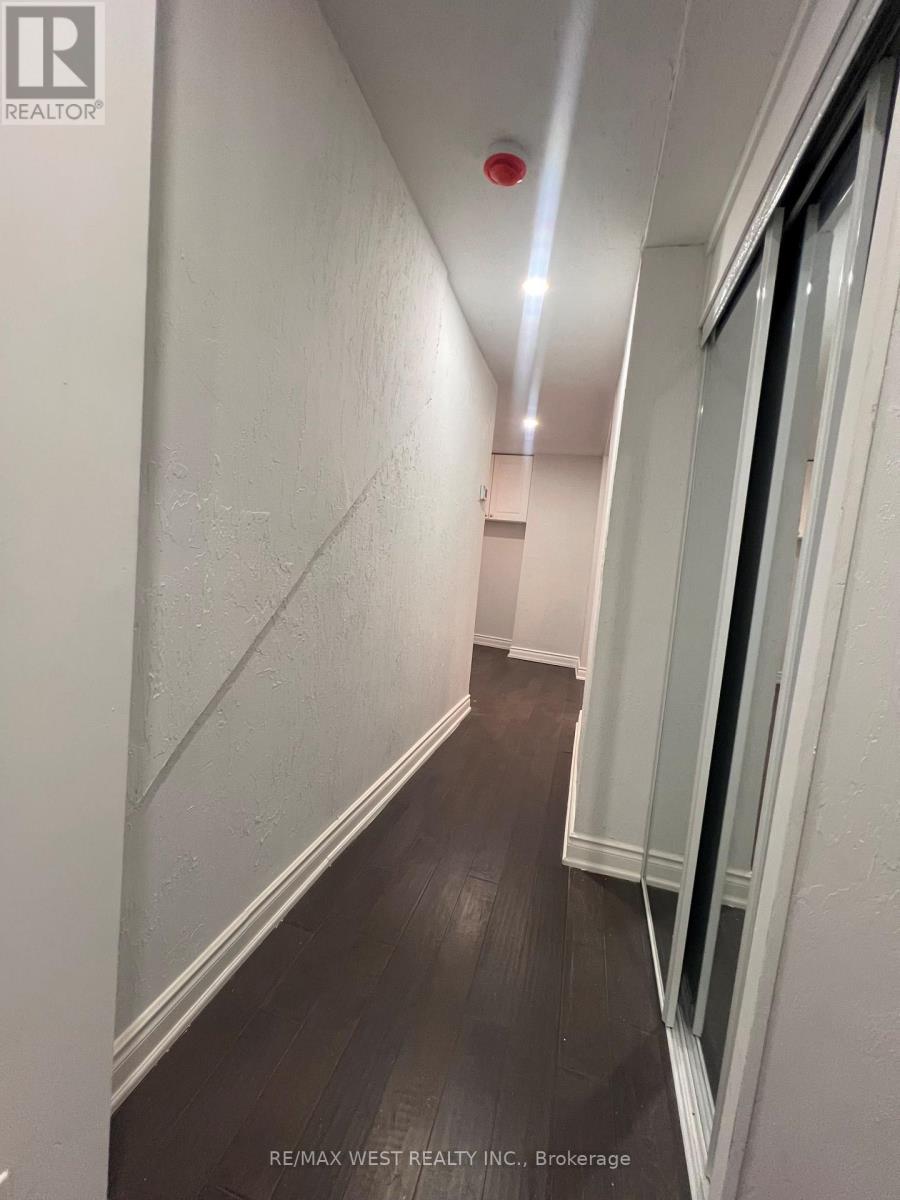 Main - 181 Cedric Avenue, Toronto, Ontario  M6C 3X7 - Photo 3 - C14114452