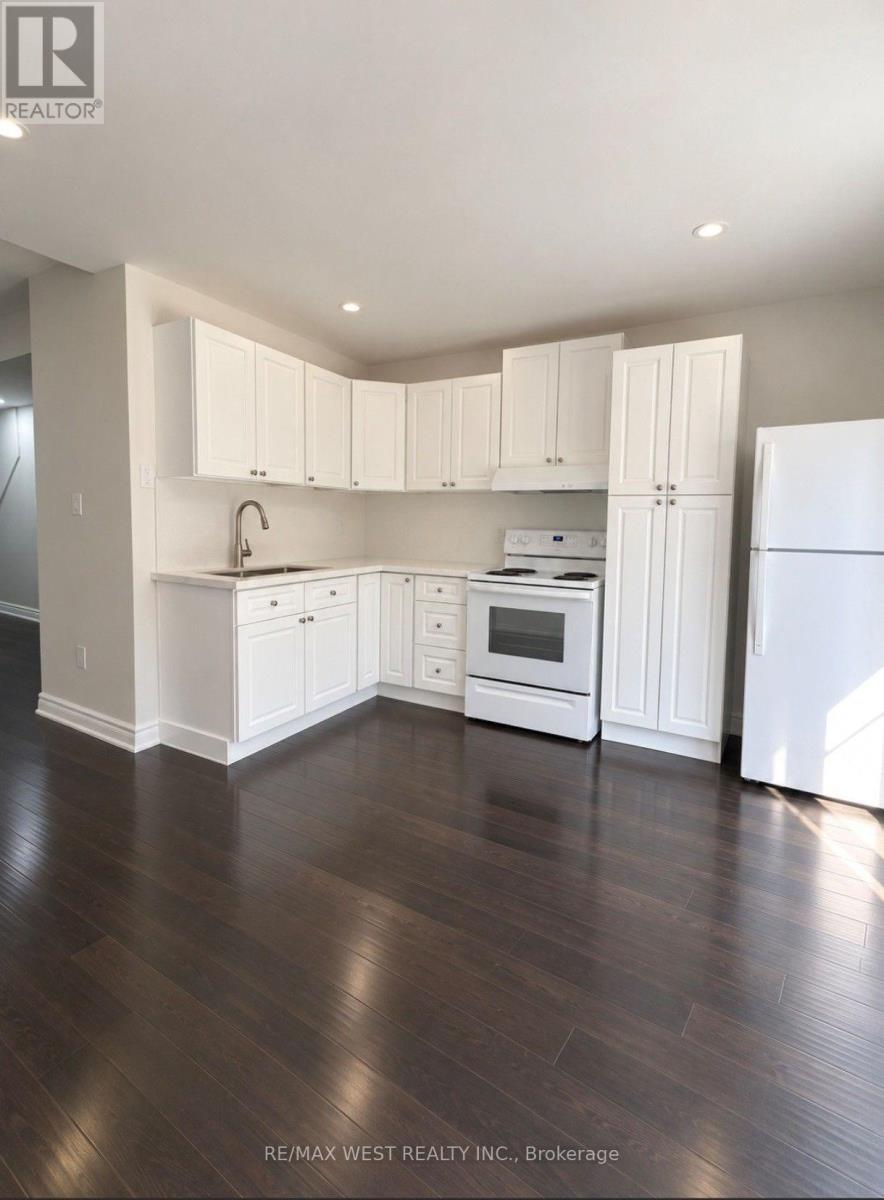 Main - 181 Cedric Avenue, Toronto, Ontario  M6C 3X7 - Photo 5 - C14114452