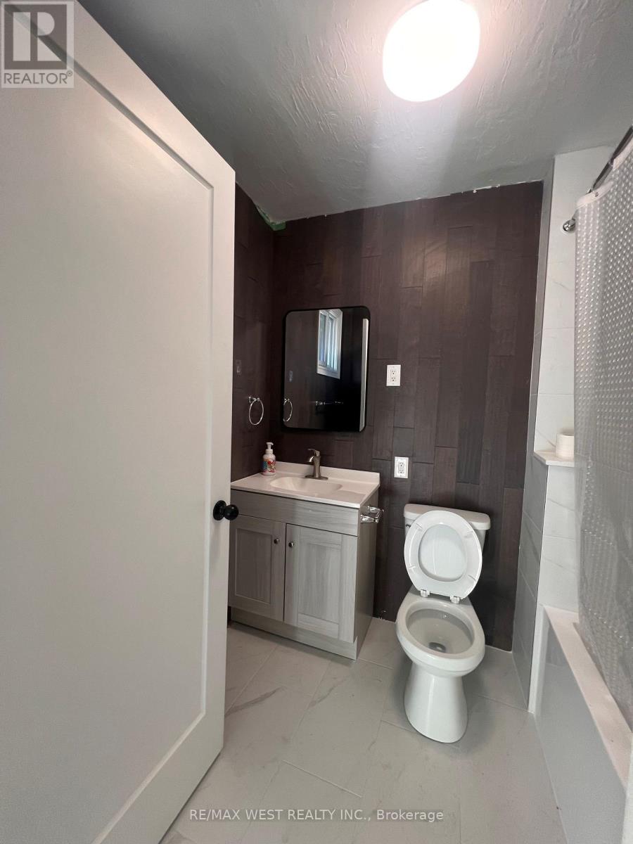 Main - 181 Cedric Avenue, Toronto, Ontario  M6C 3X7 - Photo 9 - C14114452