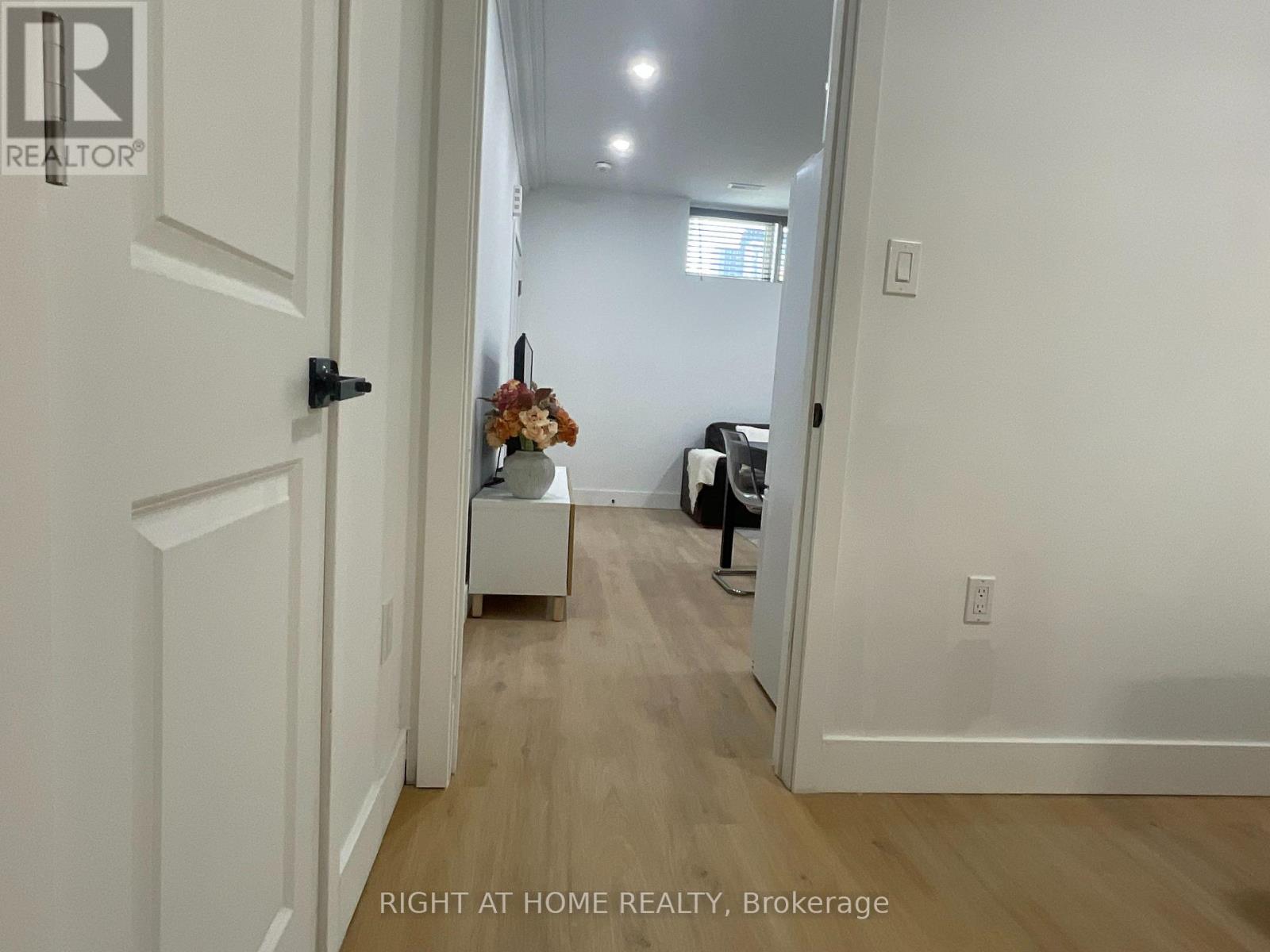 674 Manning Avenue, Toronto, Ontario  M6G 2W4 - Photo 15 - C14114462