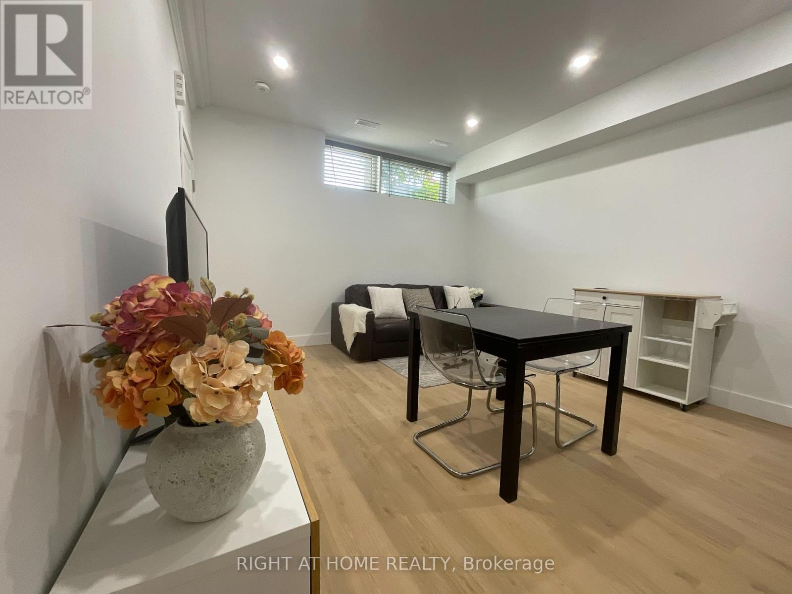 674 Manning Avenue, Toronto, Ontario  M6G 2W4 - Photo 17 - C14114462