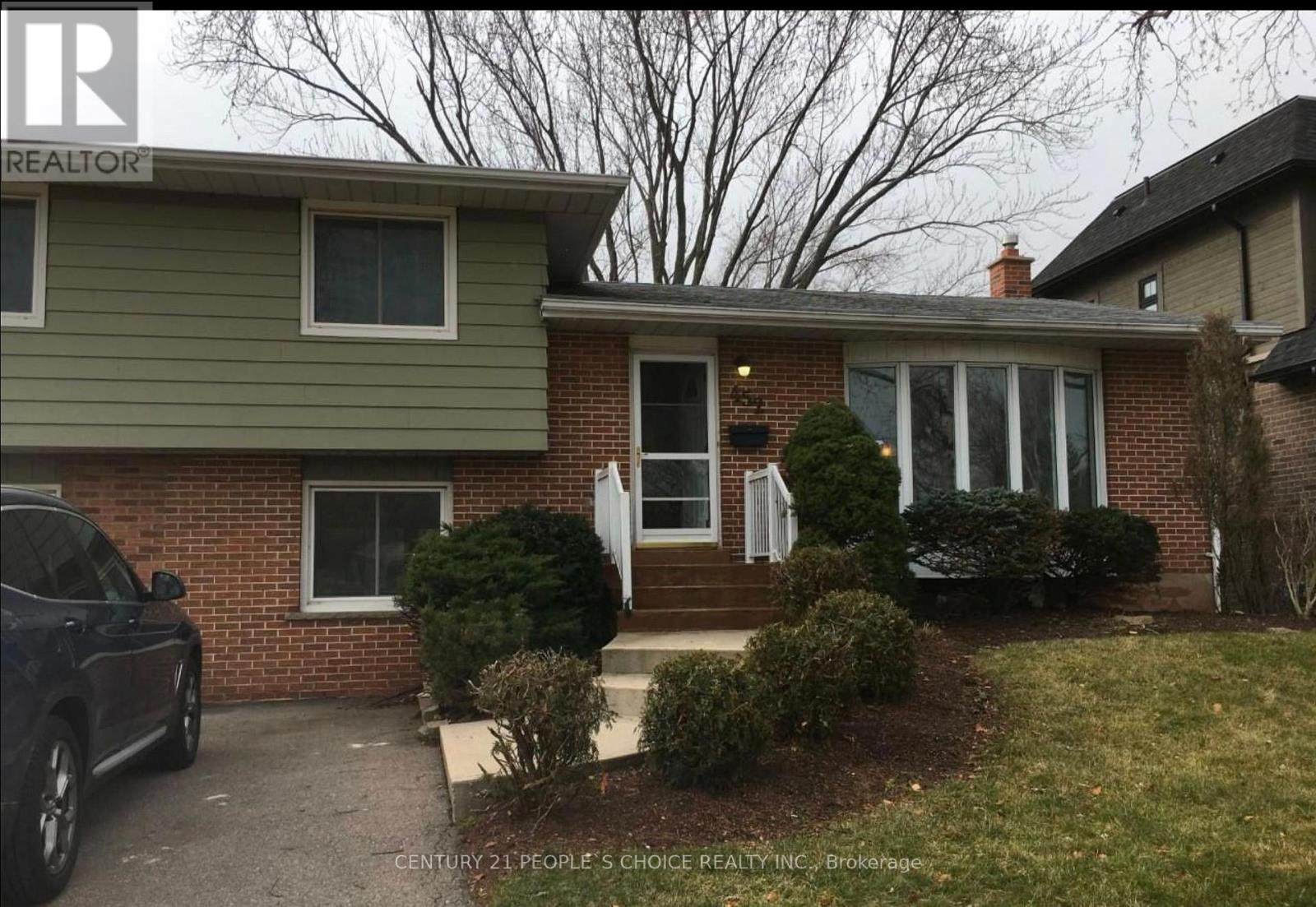452 Stanfield Drive, Oakville, Ontario  L6L 3P9 - Photo 1 - W14114446