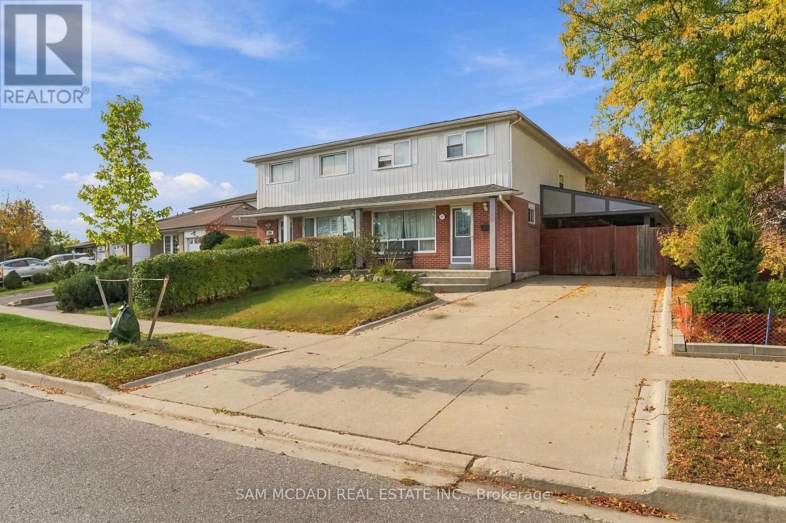 561 Tedwyn Drive, Mississauga, Ontario  L5A 1J8 - Photo 2 - W14114460