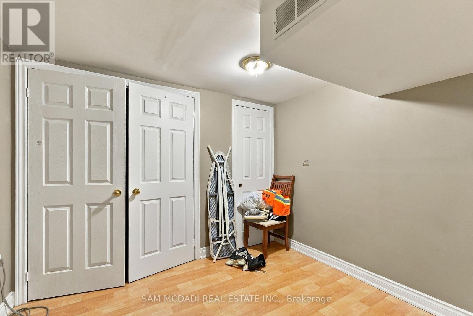 561 Tedwyn Drive, Mississauga, Ontario  L5A 1J8 - Photo 20 - W14114460