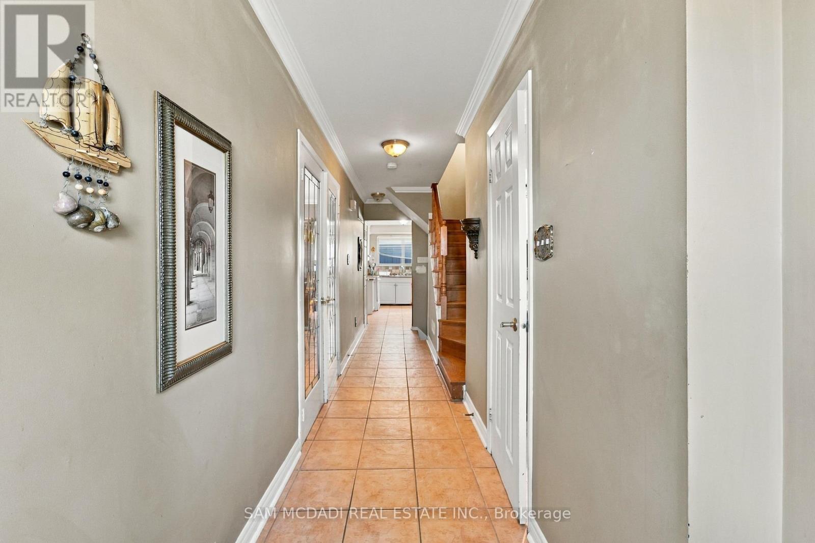 561 Tedwyn Drive, Mississauga, Ontario  L5A 1J8 - Photo 5 - W14114460