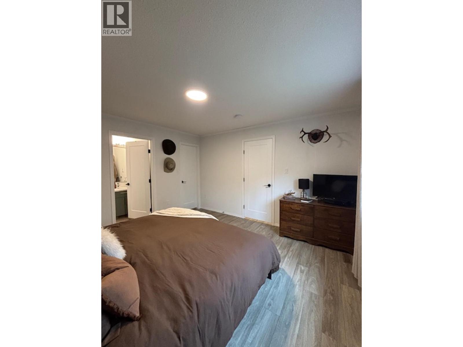 4873 Kemmi Crescent, 108 Mile Ranch, British Columbia V0K 2Z0 - Photo 11 - R3104571