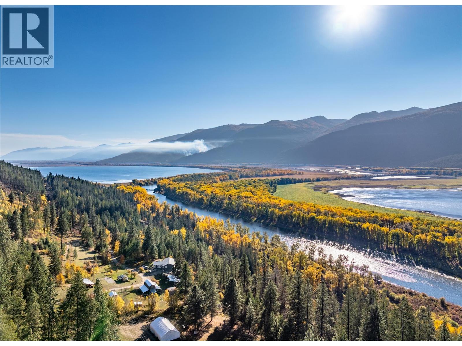 8732 3a Highway, Sirdar, British Columbia  V0B 2N1 - Photo 2 - 10404458