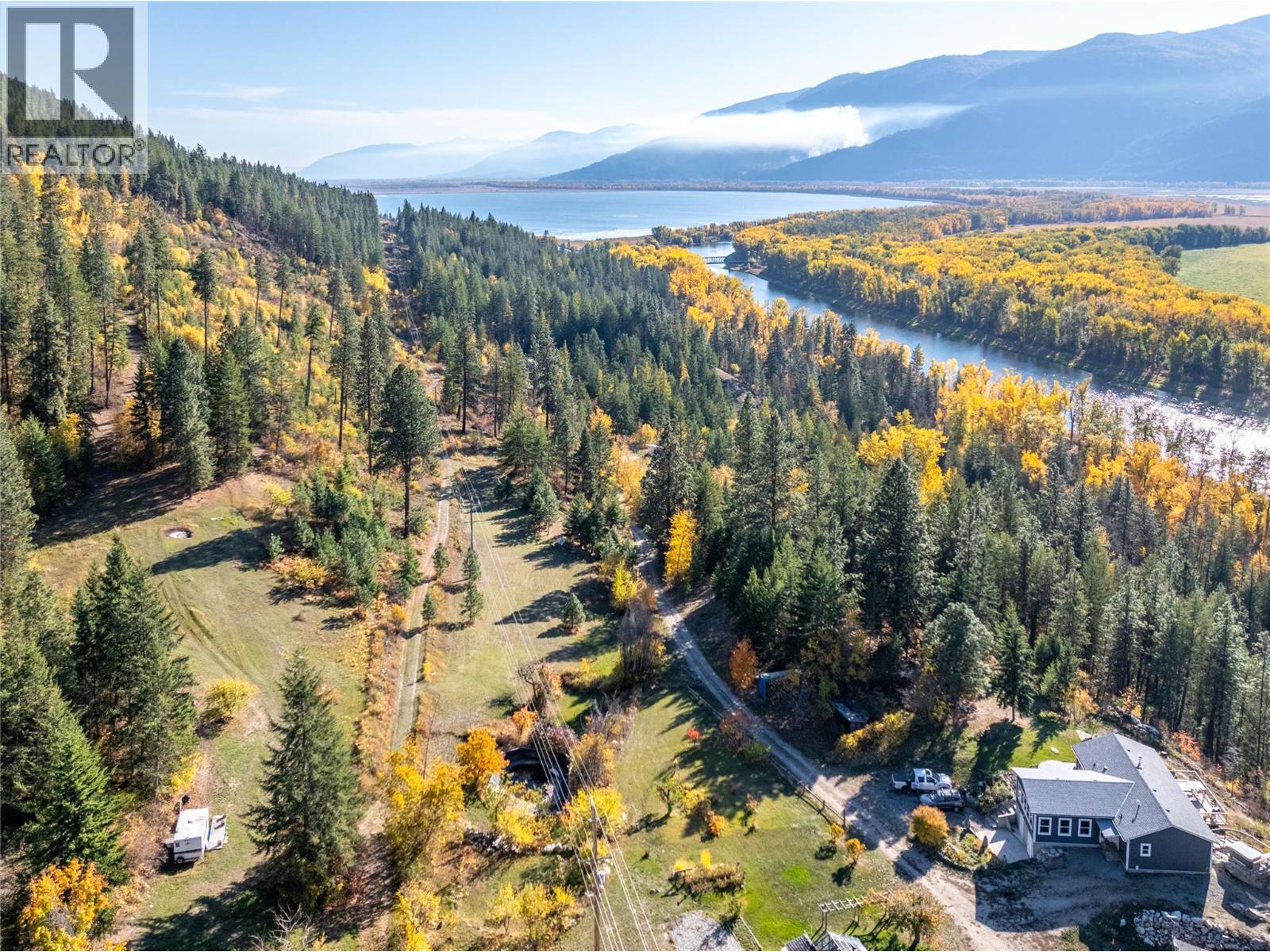 8732 3a Highway, Sirdar, British Columbia  V0B 2N1 - Photo 46 - 10404458