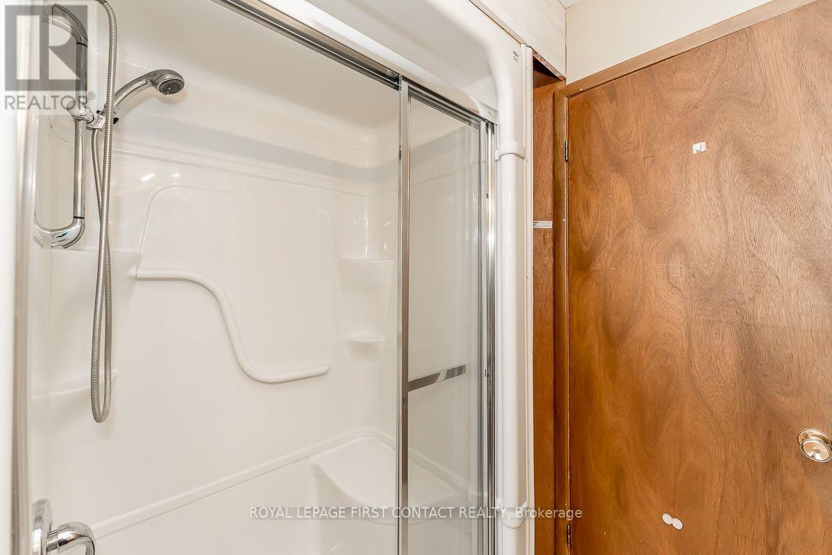 224 Christopher Street, Clearview, Ontario  L0M 1S0 - Photo 26 - S14114492
