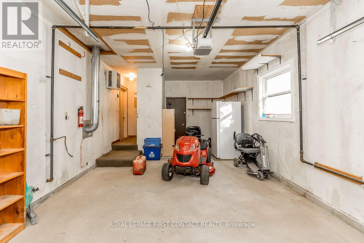 224 Christopher Street, Clearview, Ontario  L0M 1S0 - Photo 31 - S14114492