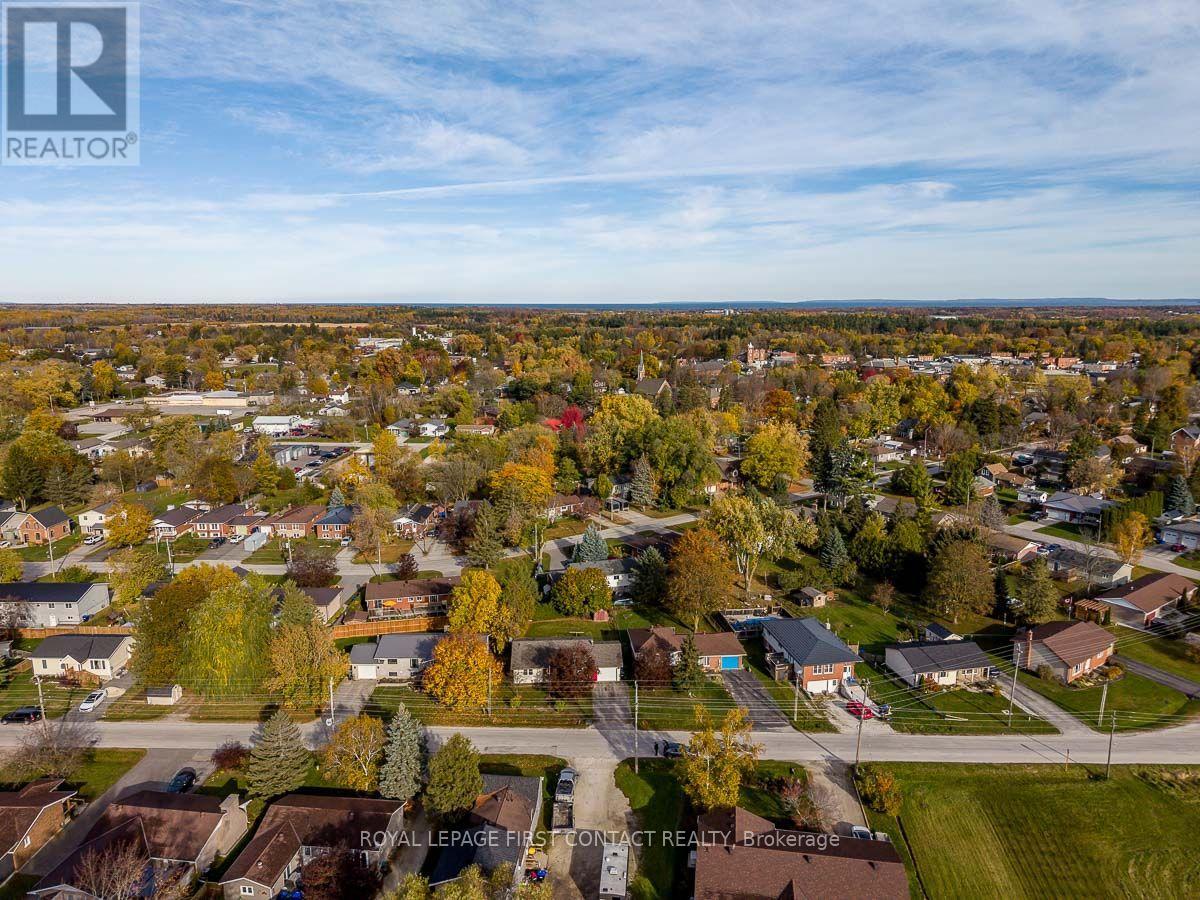 224 Christopher Street, Clearview, Ontario  L0M 1S0 - Photo 39 - S14114492