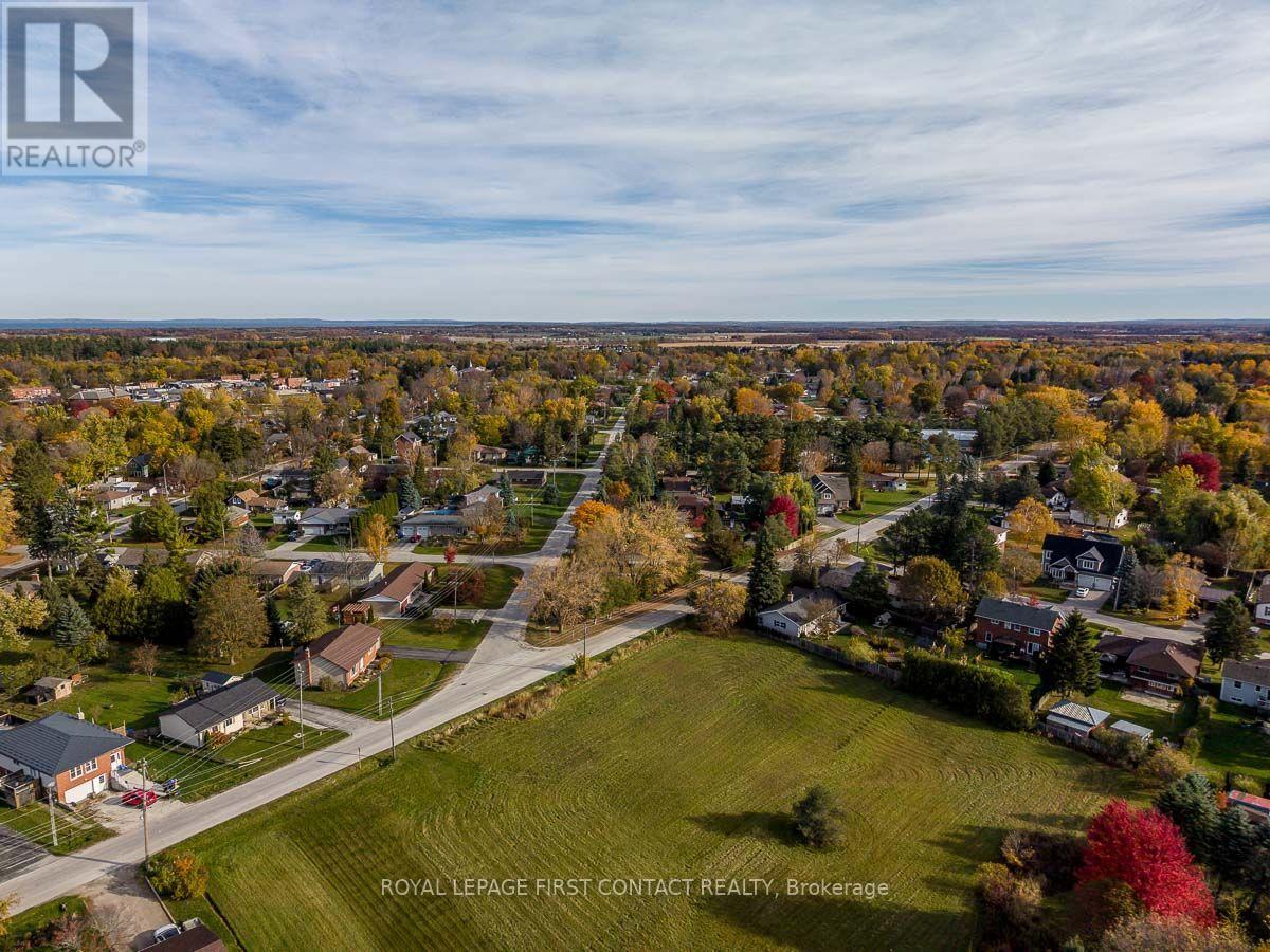 224 Christopher Street, Clearview, Ontario  L0M 1S0 - Photo 41 - S14114492