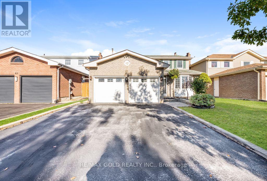 47 Mikado Crescent, Brampton, Ontario  L6S 3R5 - Photo 3 - W14109302