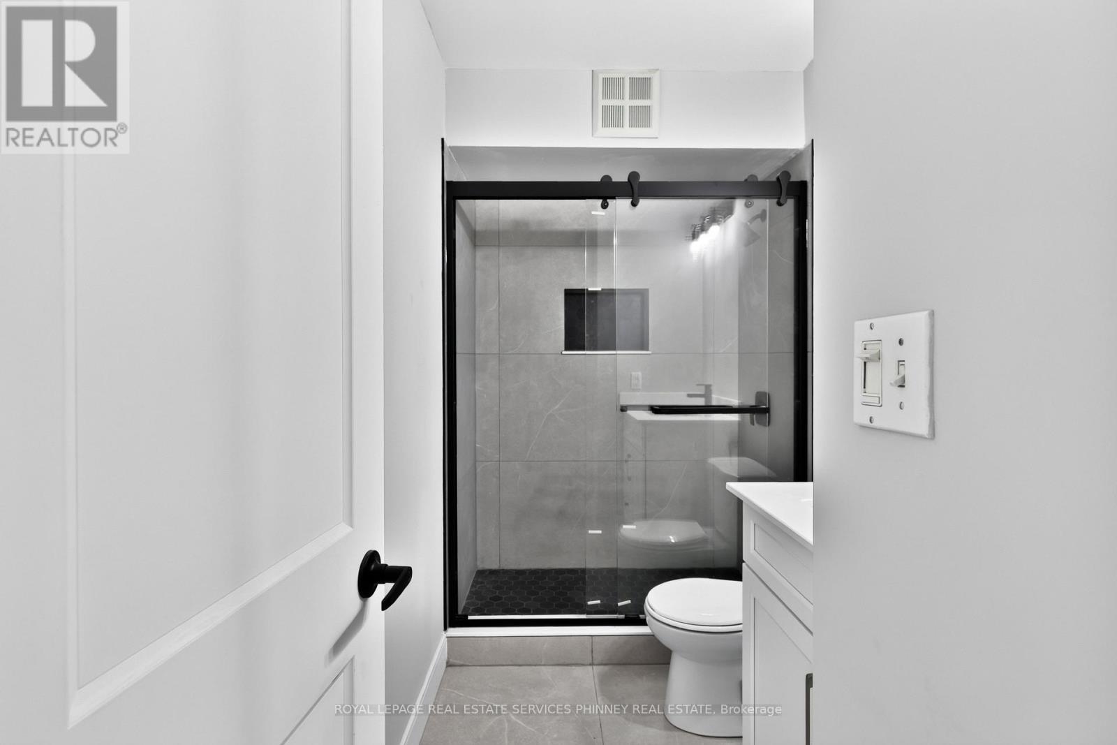 27 - 819 Village Green Boulevard, Mississauga, Ontario  L5E 3H7 - Photo 21 - W13872050