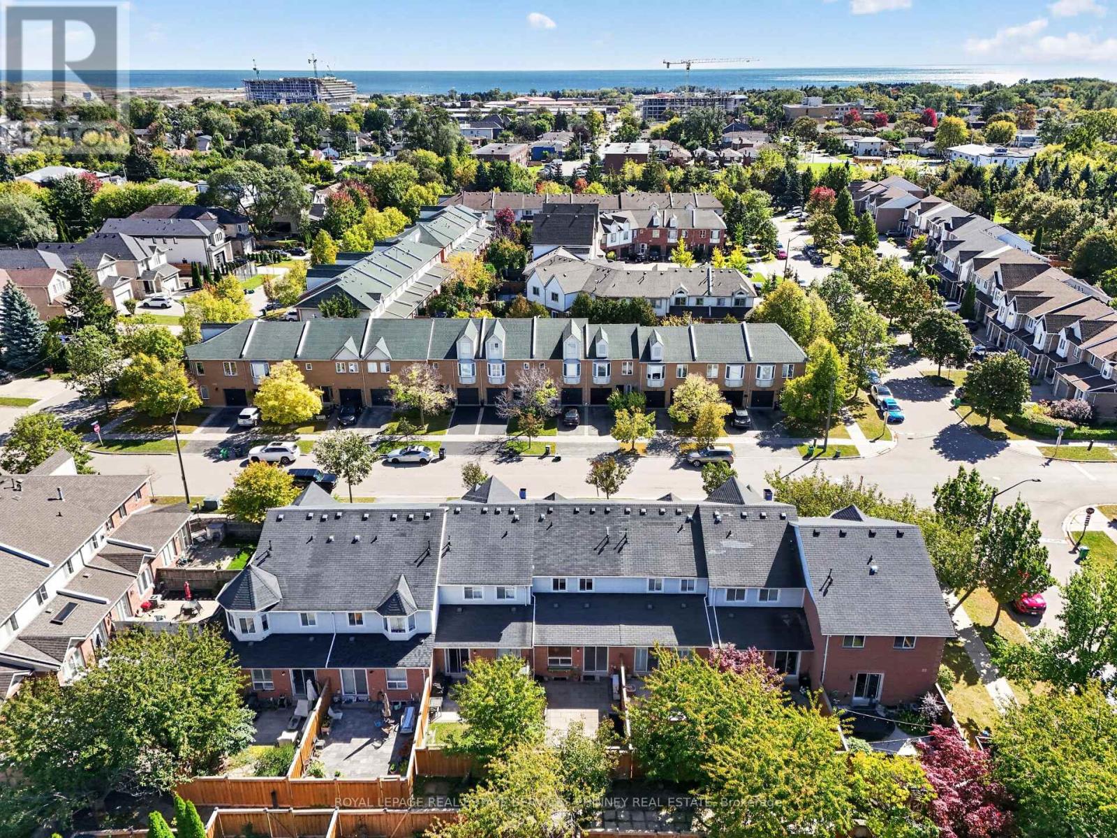 27 - 819 Village Green Boulevard, Mississauga, Ontario  L5E 3H7 - Photo 37 - W13872050