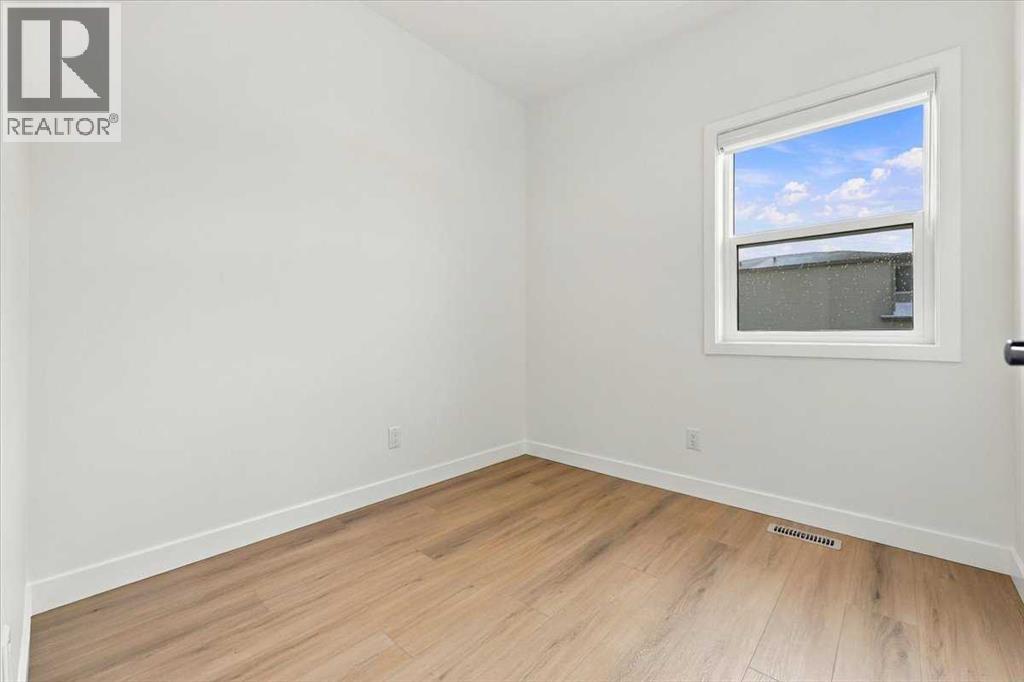52 Corner Glen Square NE, Calgary, Alberta  T3N 2S2 - Photo 8 - A2354242
