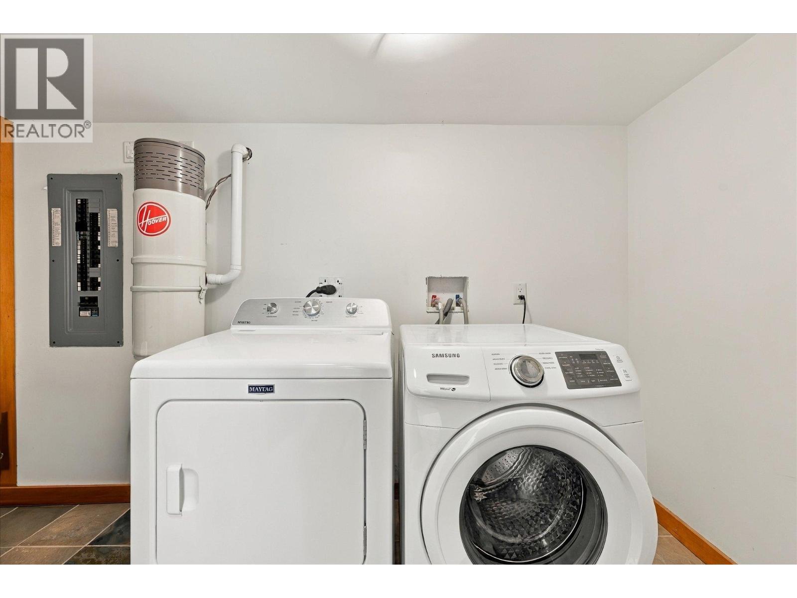 1777 Pinewood Drive, Pemberton, British Columbia  V0N 2L3 - Photo 35 - R3177988