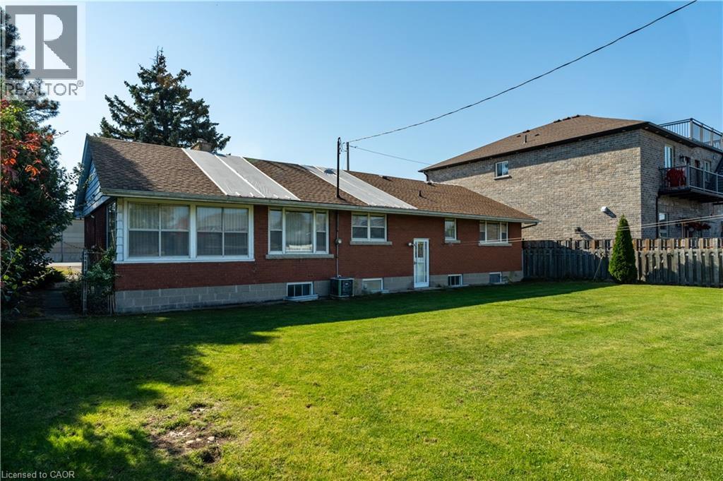 1023 North Service Road, Stoney Creek, Ontario  L8E 5C8 - Photo 28 - 40872887