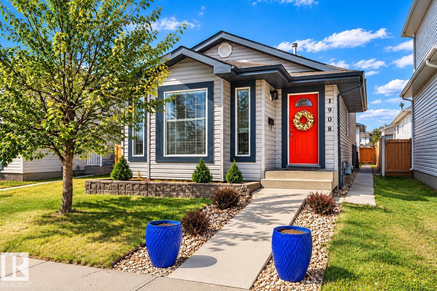 1908 36 AV NW, Edmonton, Alberta