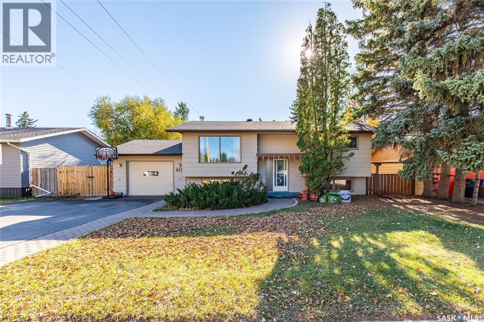915 Normandy Drive, Moose Jaw, Saskatchewan  S6H 3G8 - Photo 3 - SK051917