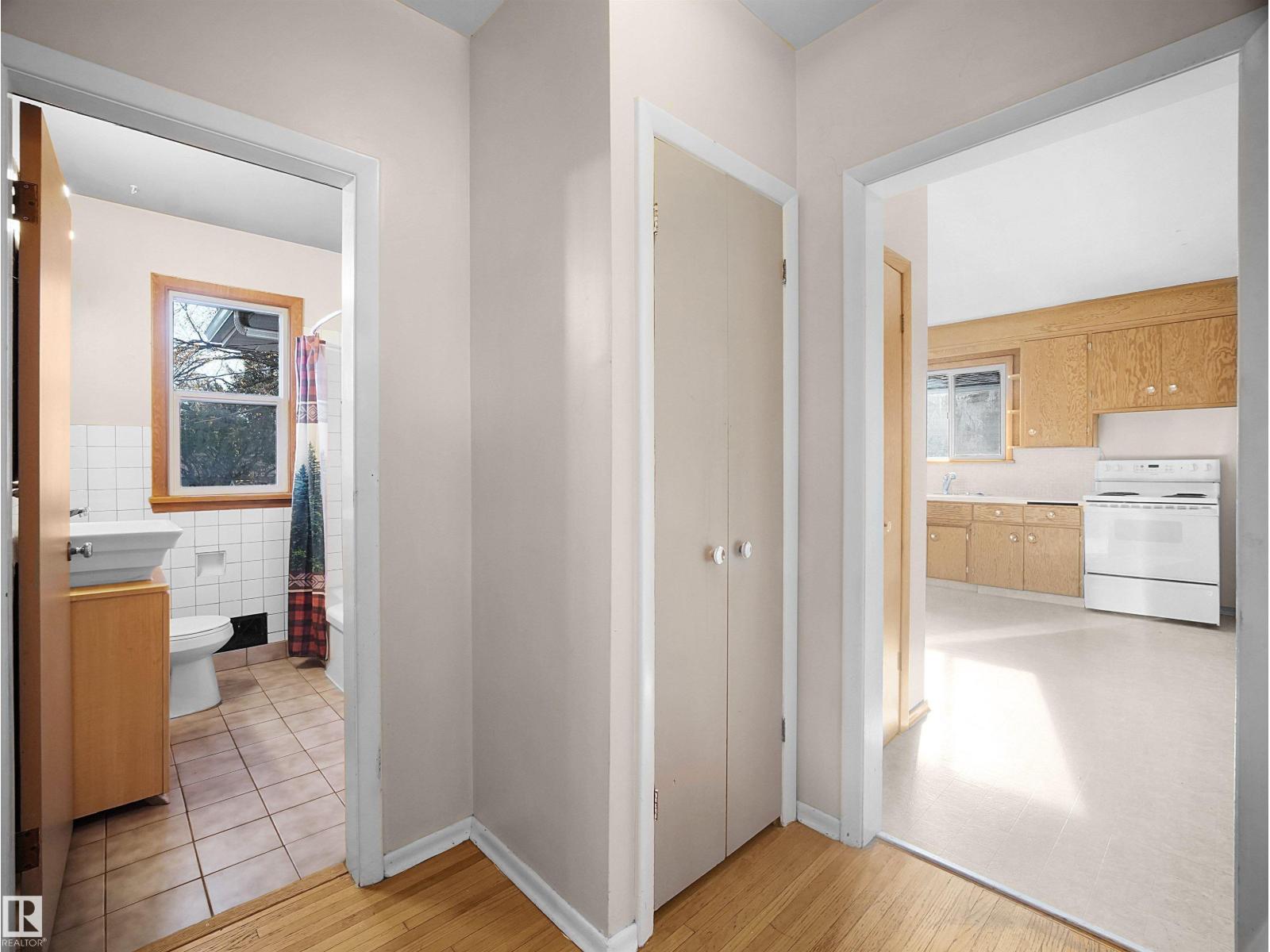 12407 96 St NW, Edmonton, Alberta  T5G 1W6 - Photo 6 - E4514207