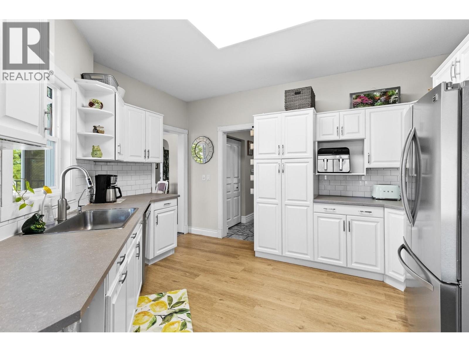 4614 June Springs Road, Kelowna, British Columbia  V1W 4C8 - Photo 6 - 10404415