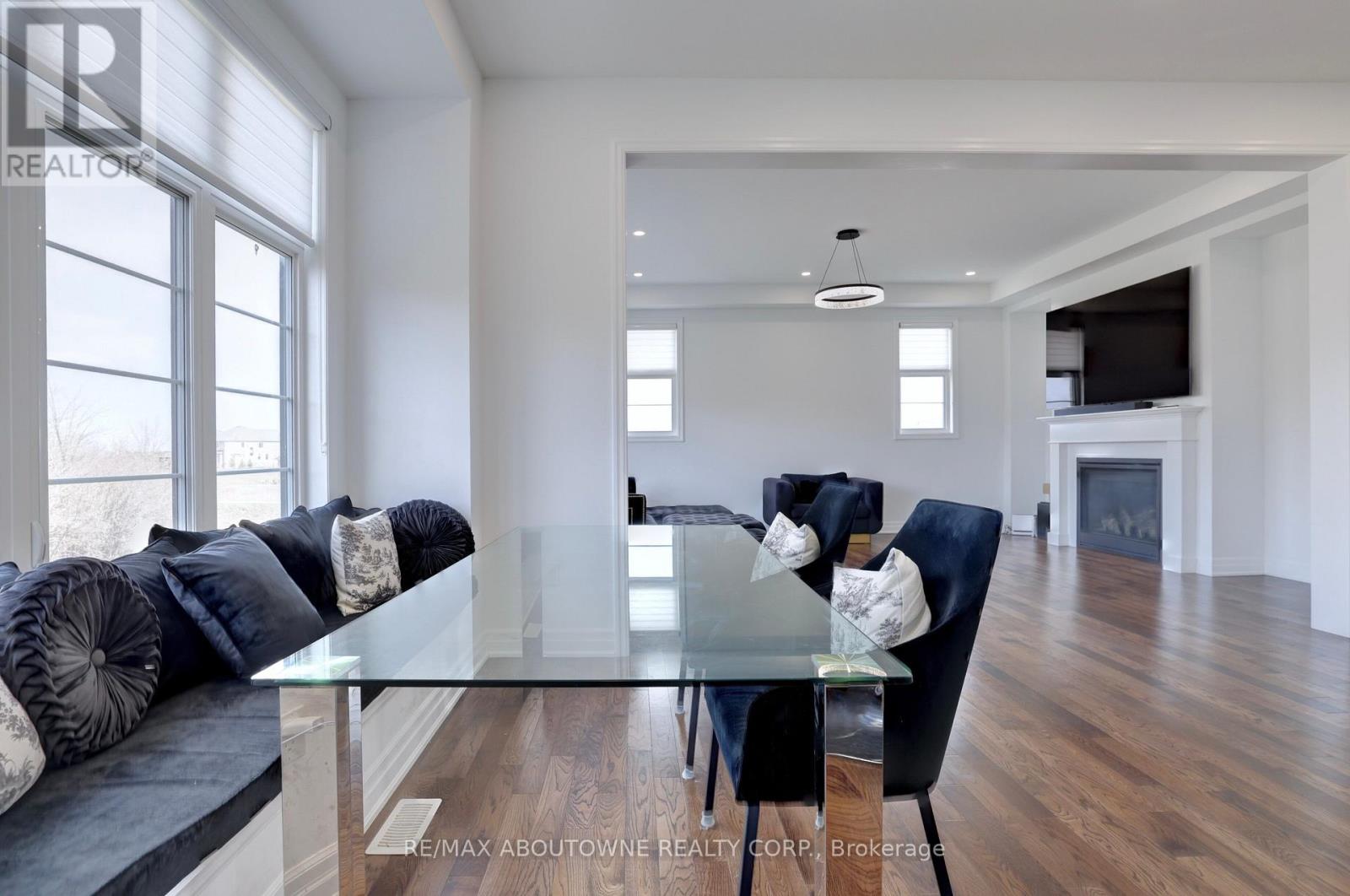1416 Ford Strathy Crescent, Oakville, Ontario  L6H 6E3 - Photo 12 - W14114612