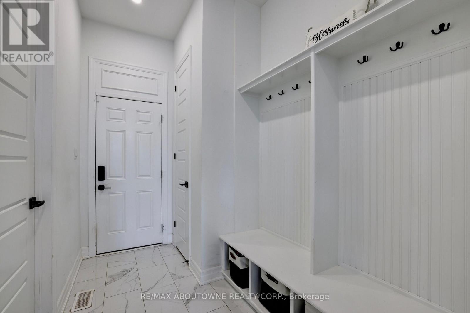 1416 Ford Strathy Crescent, Oakville, Ontario  L6H 6E3 - Photo 14 - W14114612