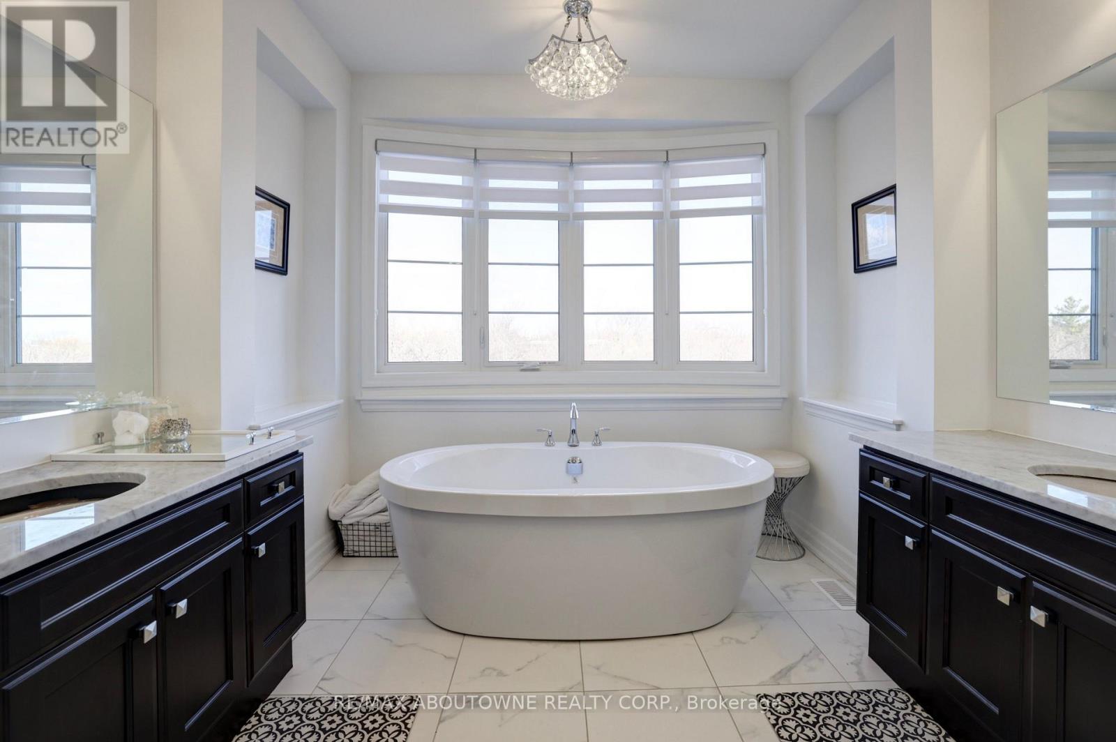 1416 Ford Strathy Crescent, Oakville, Ontario  L6H 6E3 - Photo 22 - W14114612