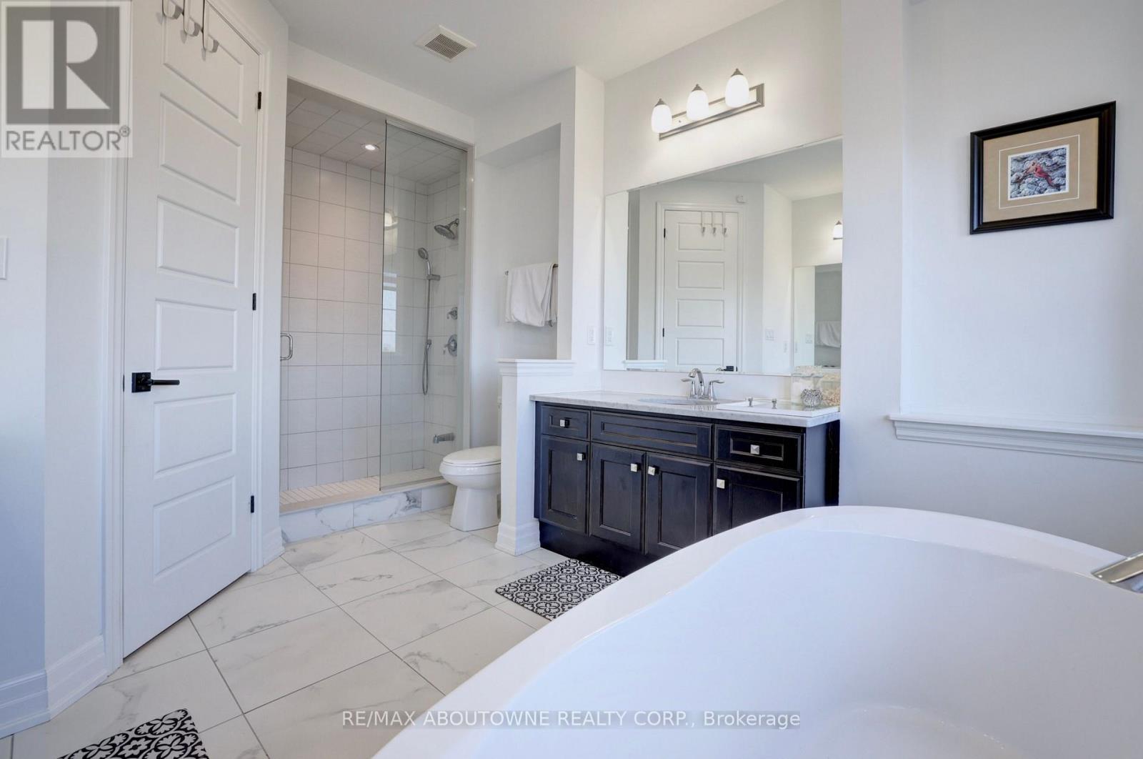 1416 Ford Strathy Crescent, Oakville, Ontario  L6H 6E3 - Photo 23 - W14114612