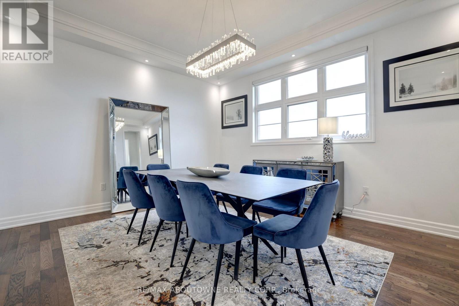 1416 Ford Strathy Crescent, Oakville, Ontario  L6H 6E3 - Photo 7 - W14114612