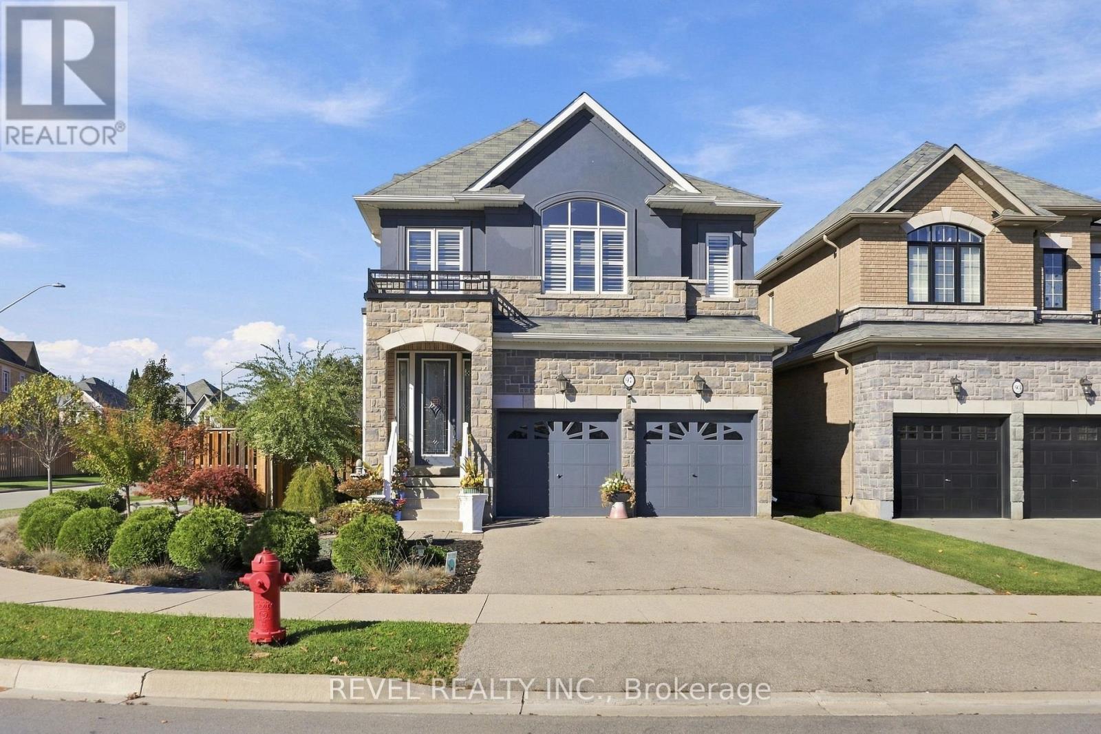 97 NARBONNE CRESCENT, Hamilton, Ontario