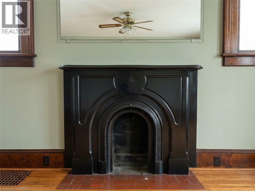 33 Grand River Street S, Paris, Ontario  N3L 2B3 - Photo 13 - 40873701