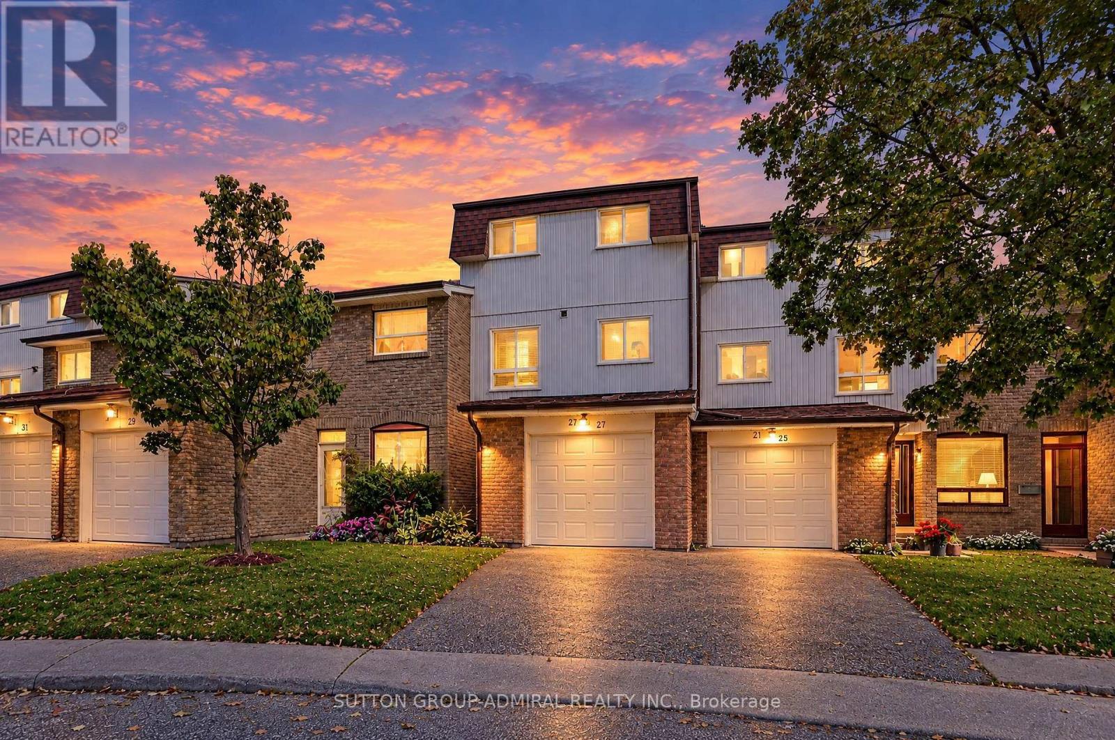 27 - 21 CHESTER LE BOULEVARD, Toronto, Ontario