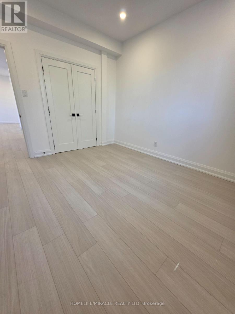 Upper U3 - 22 Rossander Court, Toronto, Ontario  M1J 2B7 - Photo 11 - E14114646