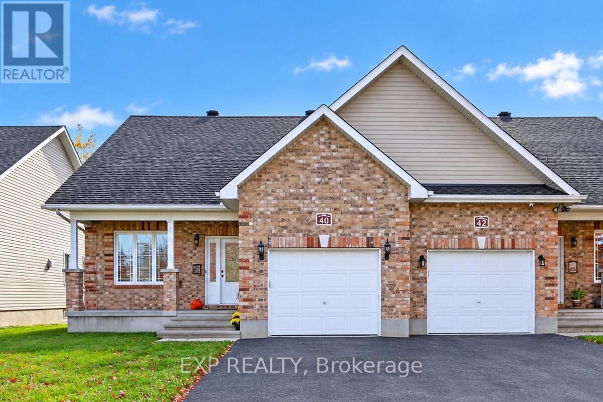 40 GASLIGHT WAY, Russell, Ontario