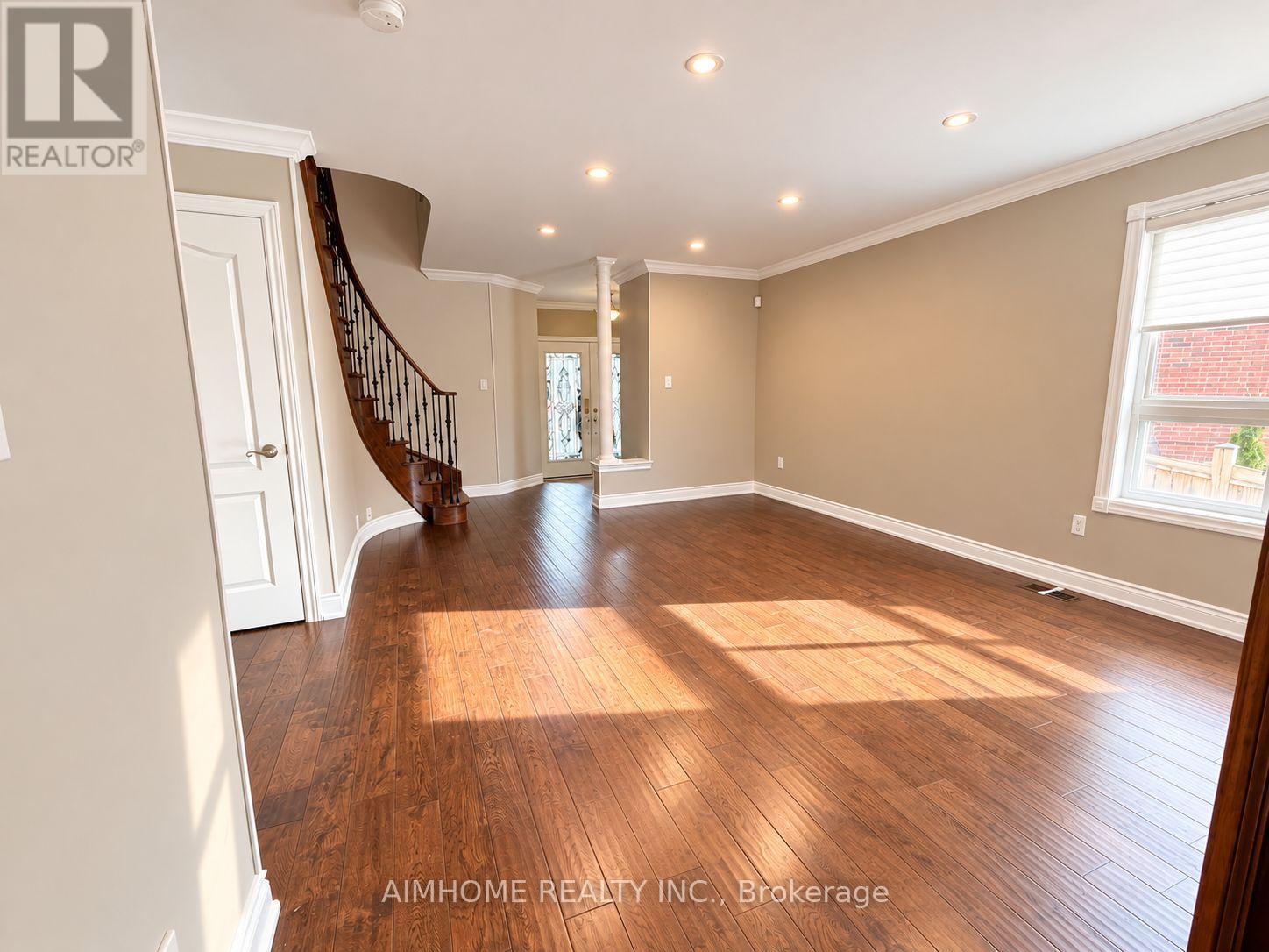 22 Matson Court, Aurora, Ontario  L4G 7W8 - Photo 4 - N14114682