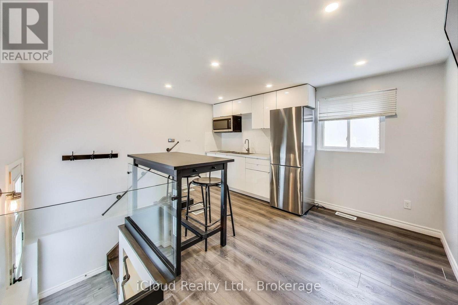 225 Wallace Avenue, Toronto, Ontario  M6H 1V5 - Photo 4 - W14114658