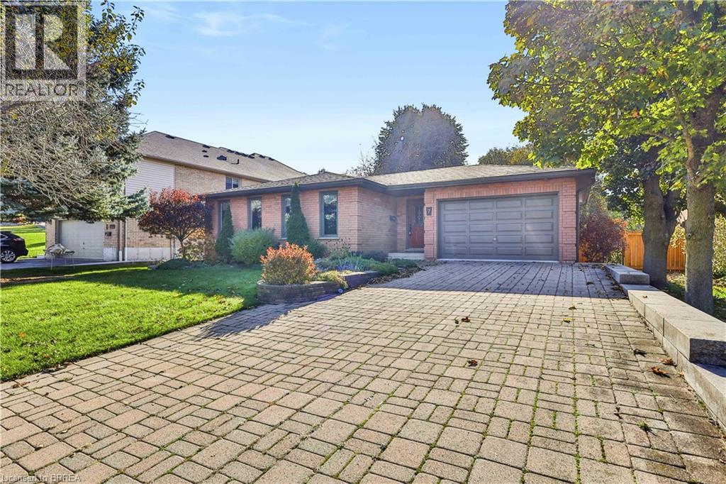 7 CHARLTON Drive, Paris, Ontario