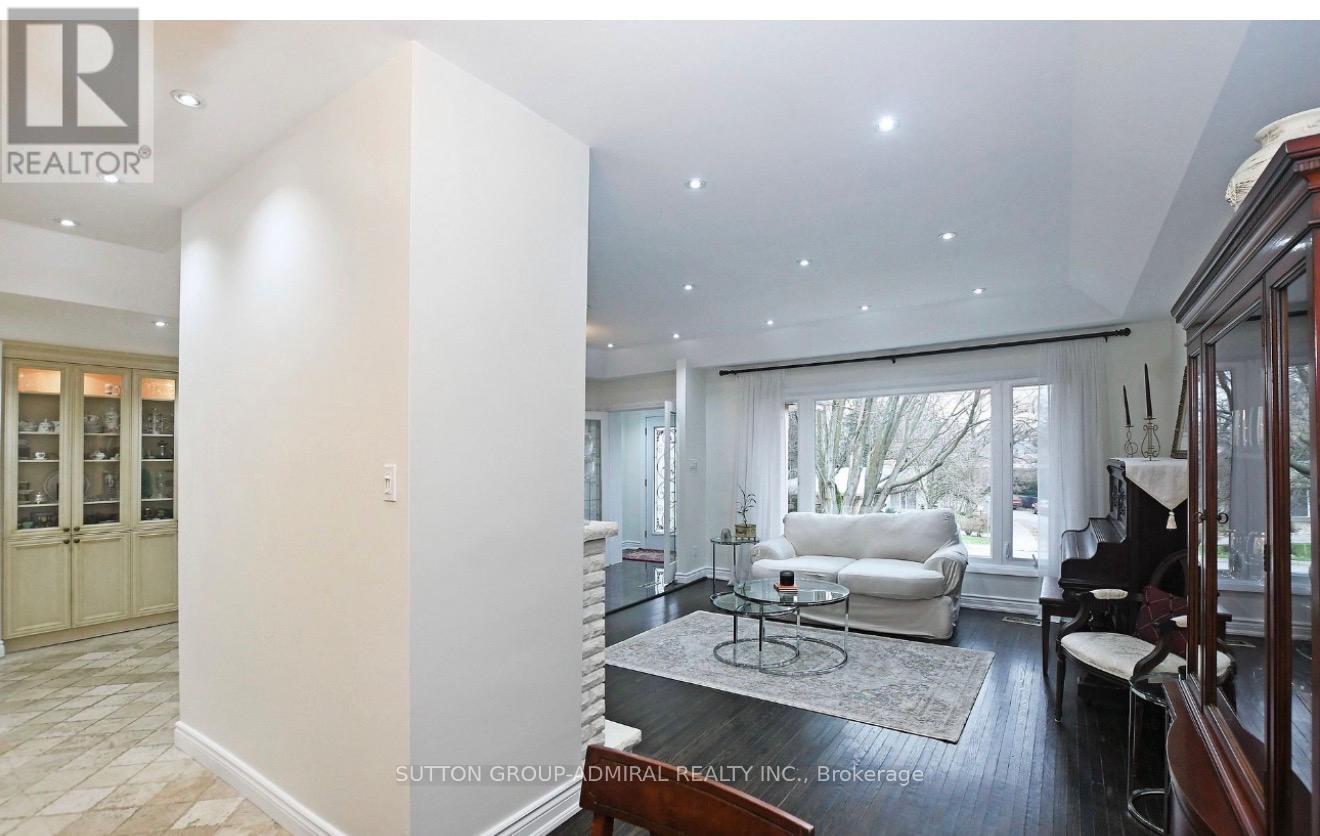62 Leisure Lane, Richmond Hill, Ontario  L4C 4X1 - Photo 3 - N14091742