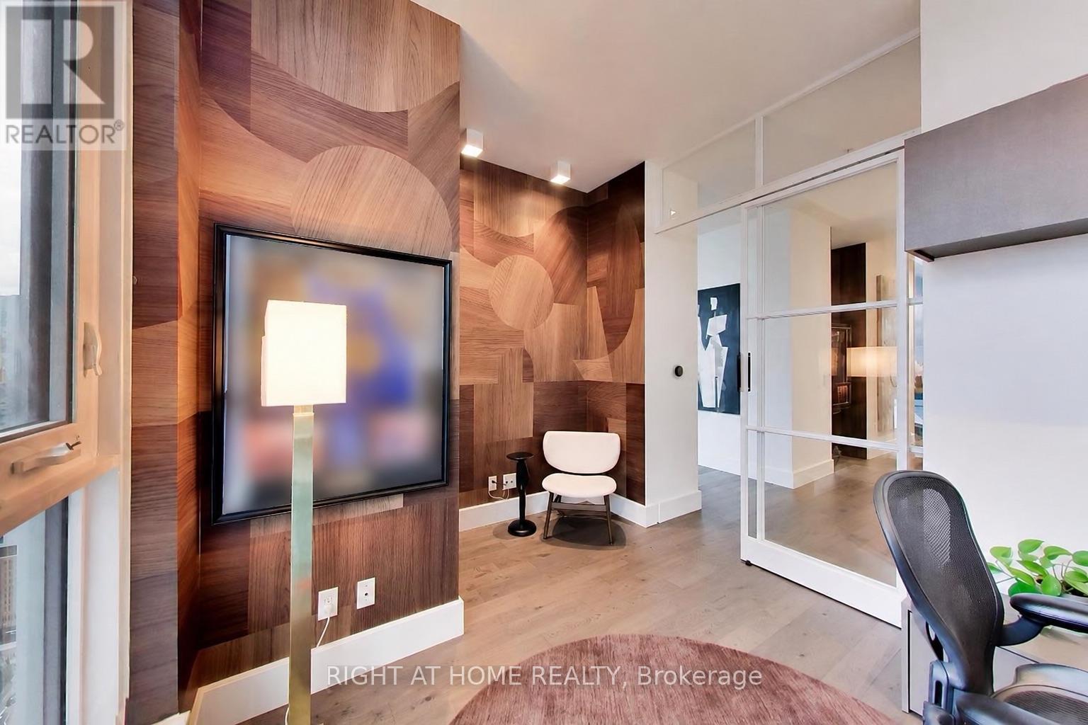 Ph102 - 30 Nelson Street, Toronto, Ontario  M5V 0H5 - Photo 26 - C14109230