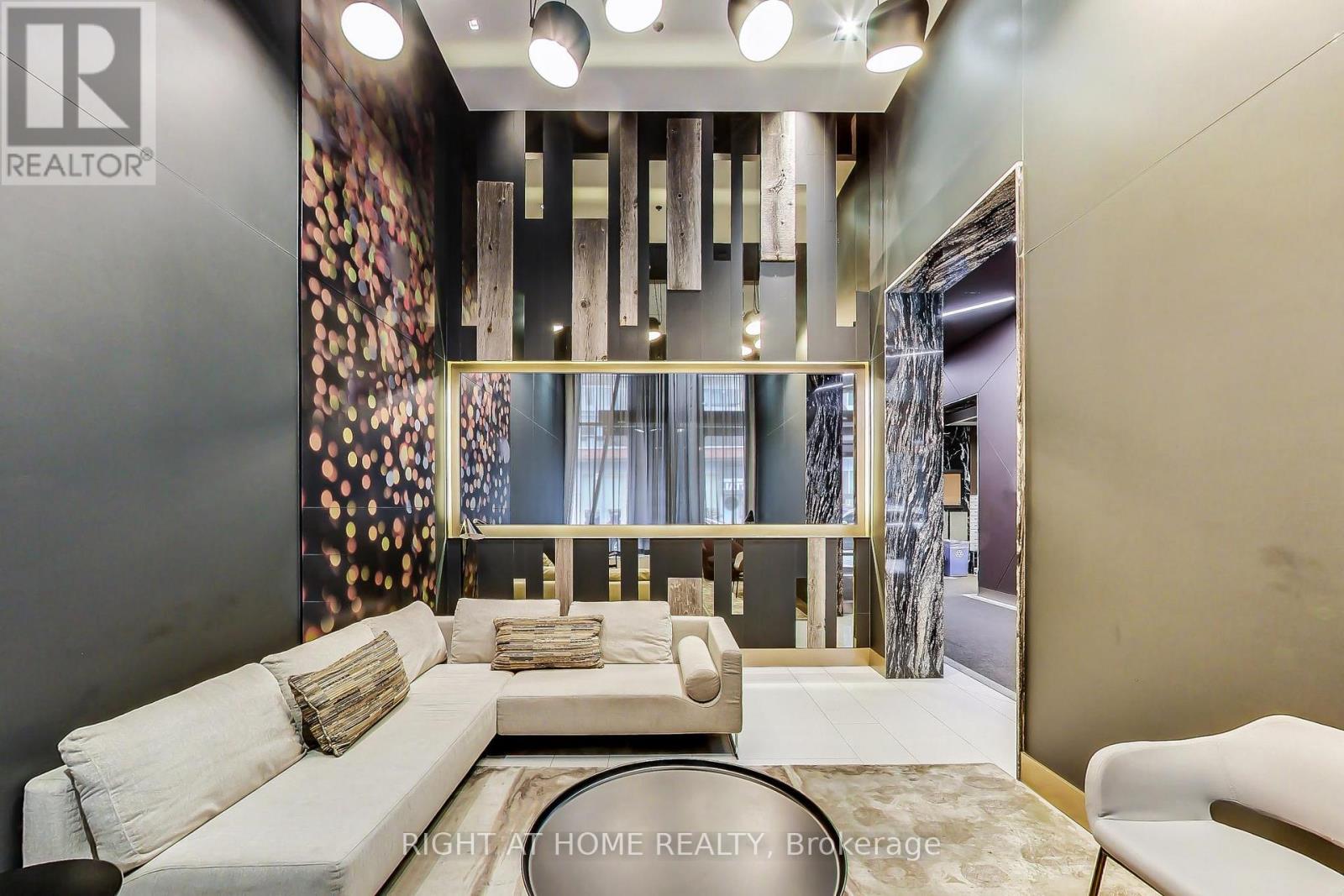 Ph102 - 30 Nelson Street, Toronto, Ontario  M5V 0H5 - Photo 49 - C14109230