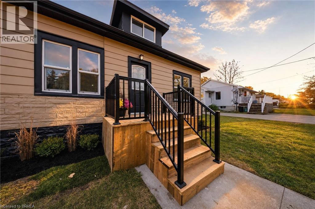24 Park Road N, Brantford, Ontario  N3S 6T2 - Photo 4 - 40872023
