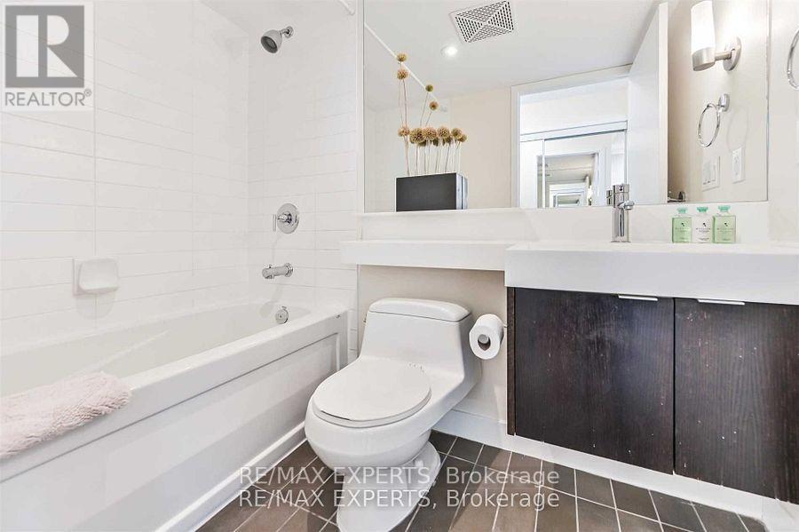 4801 - 25 Telegram Mews, Toronto, Ontario  M5N 1L6 - Photo 14 - C14114730