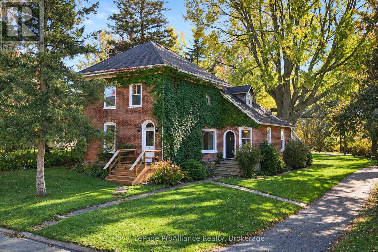 87 BLOOMFIELD MAIN STREET, Prince Edward County, Ontario