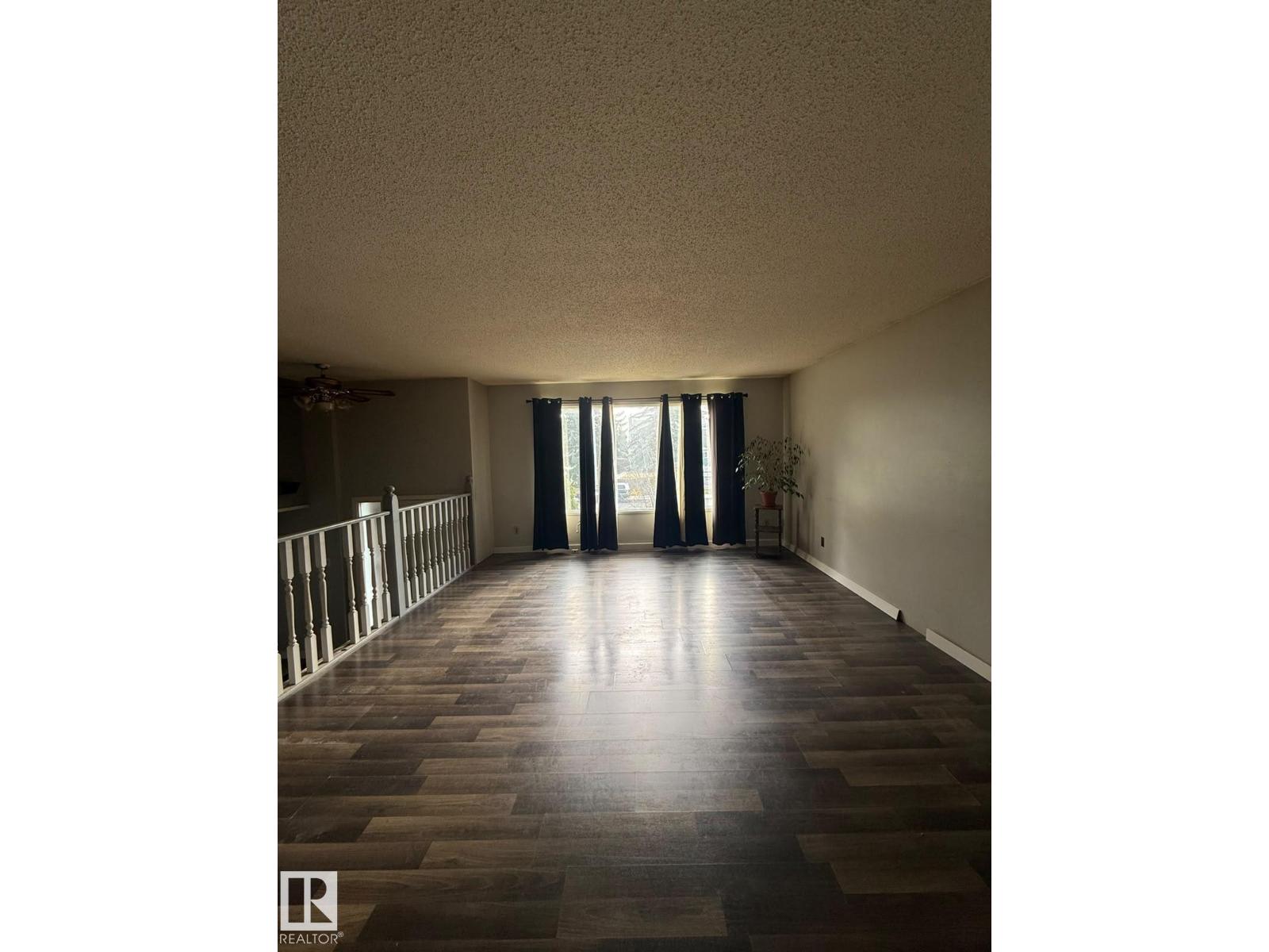 1923 56 St NW, Edmonton, Alberta  T6L 1L6 - Photo 10 - E4514214