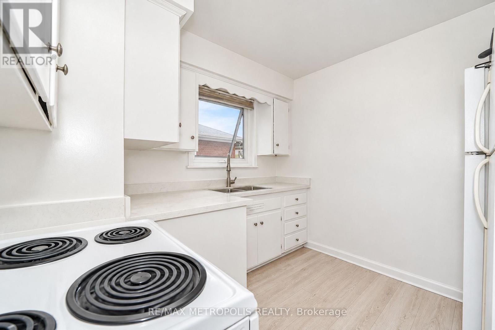 46 Miramar Crescent, Toronto, Ontario  M1J 1R4 - Photo 13 - E14093310