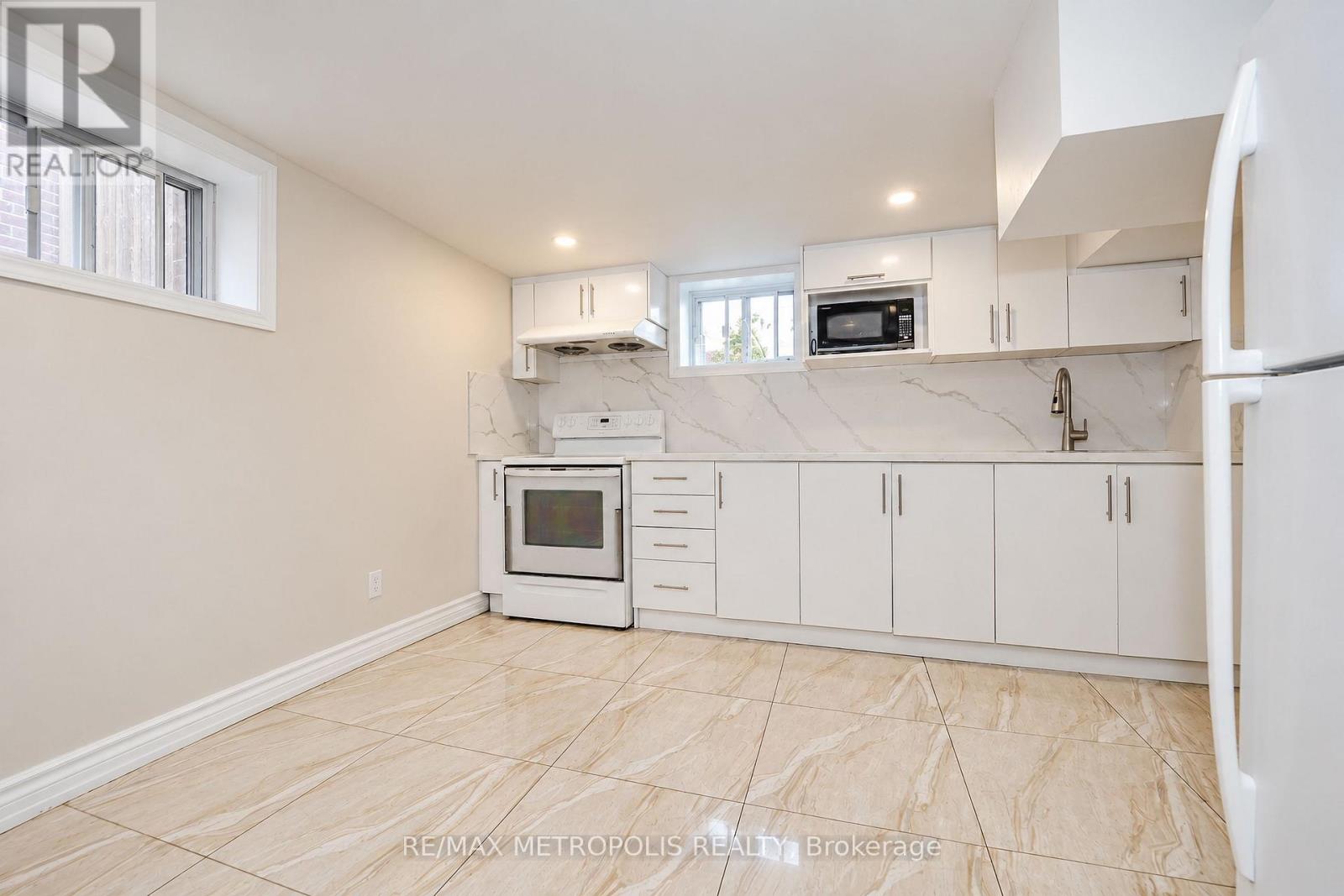 46 Miramar Crescent, Toronto, Ontario  M1J 1R4 - Photo 18 - E14093310